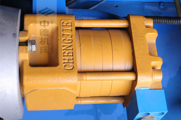 ZDPK-4015采用國(guó)內(nèi)一流品牌電機(jī)及油泵，動(dòng)力強(qiáng)勁，噪音低.jpg